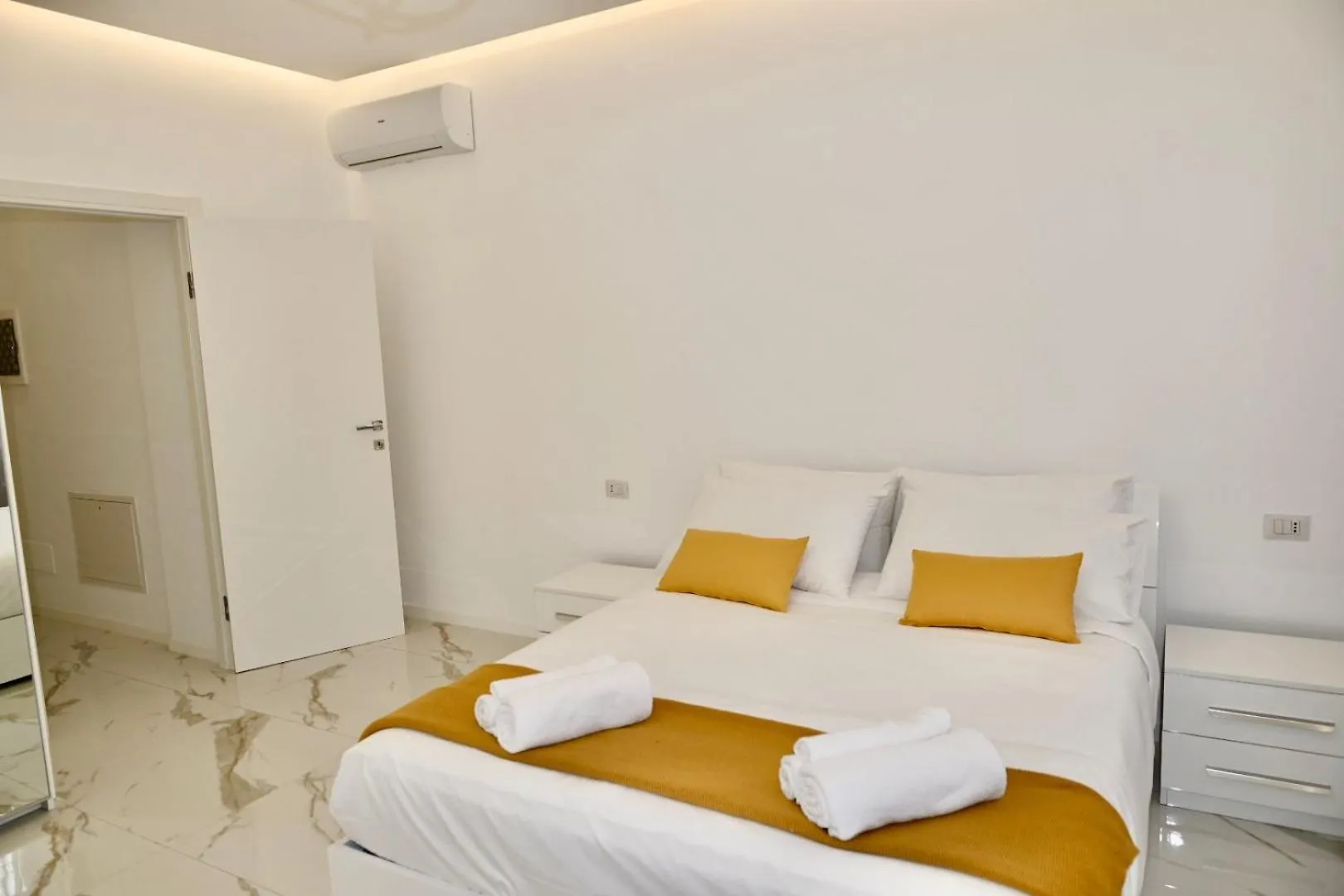 Apartment Residence Jasmin 1P Turate Italy